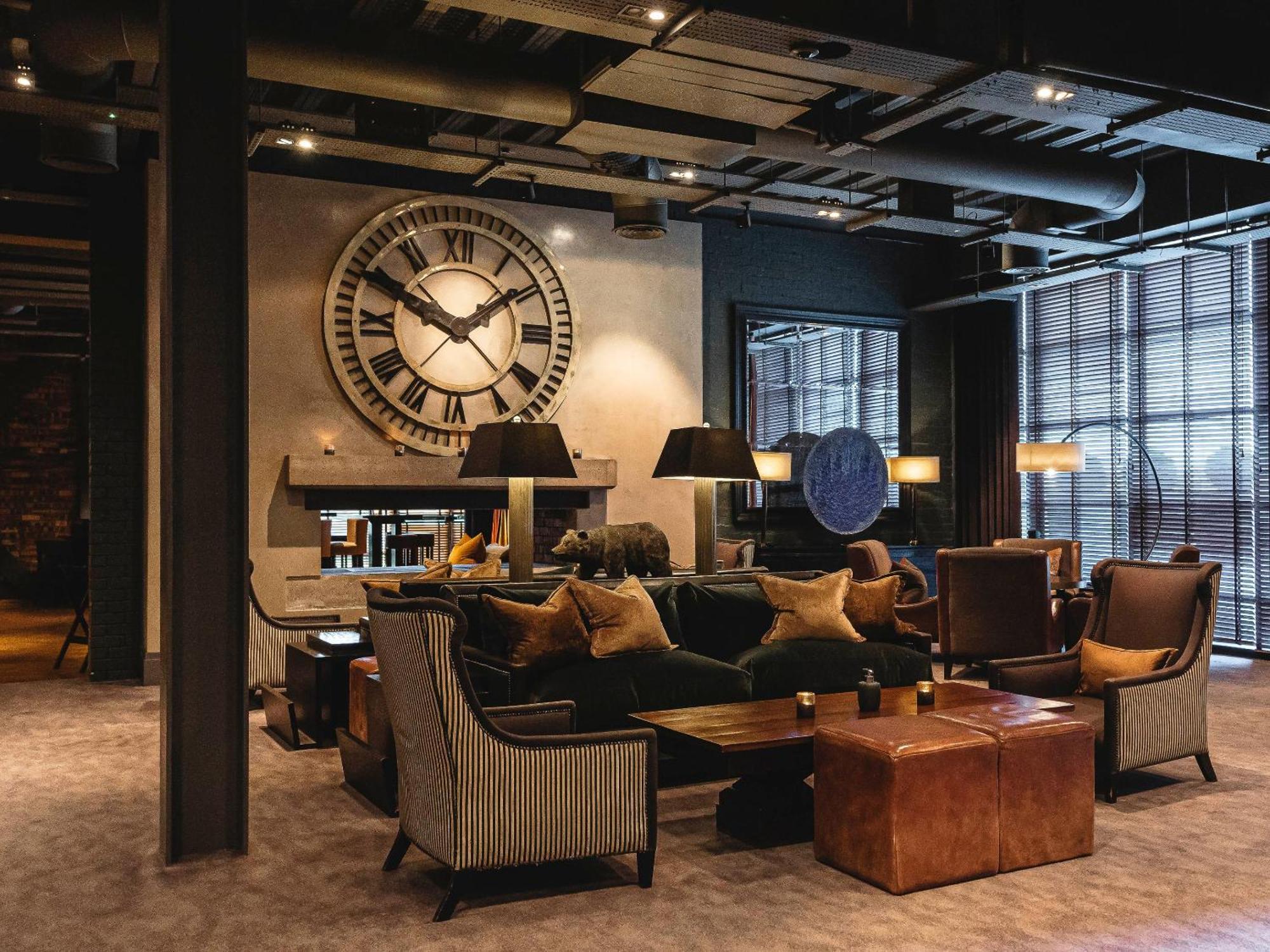Hotel Dakota Eurocentral 4*
